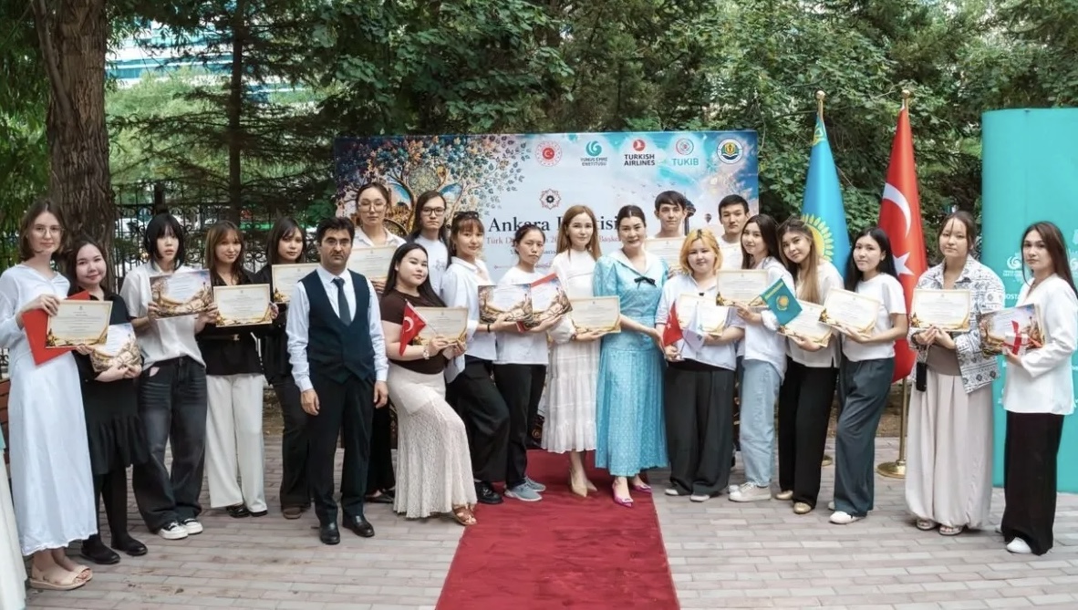 Кафедра студенттері «Анкара лебі: түрік әлемінің 2026 жылғы туризм астанасы» дизайн байқауында